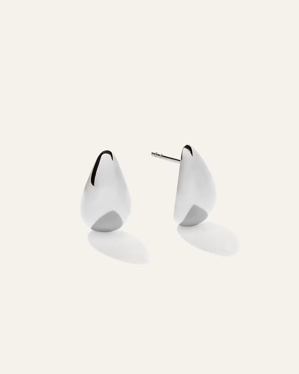 14K Gold Small Teardrop Earrings - US 3925