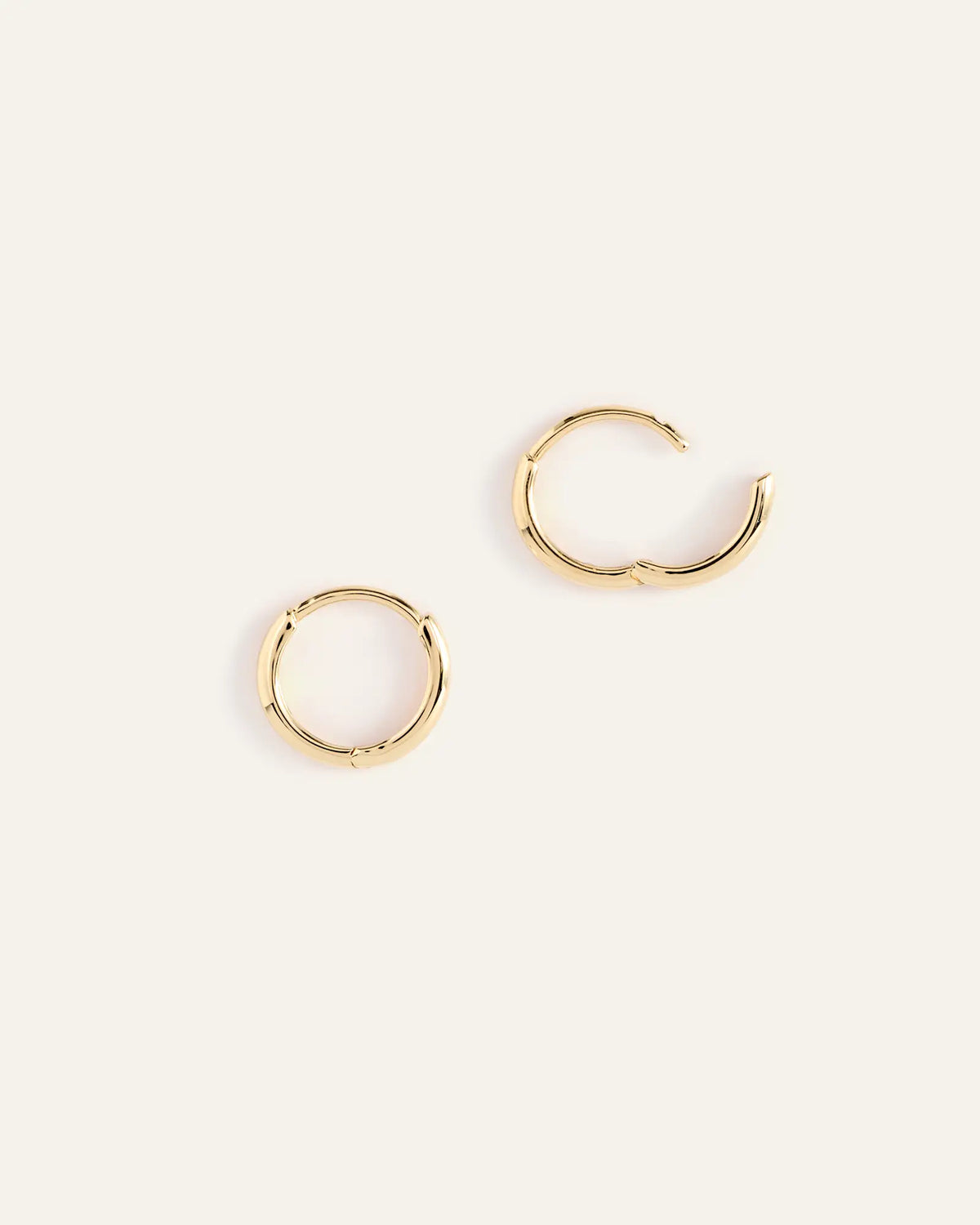 14K Gold Bold Hoops - US 9670