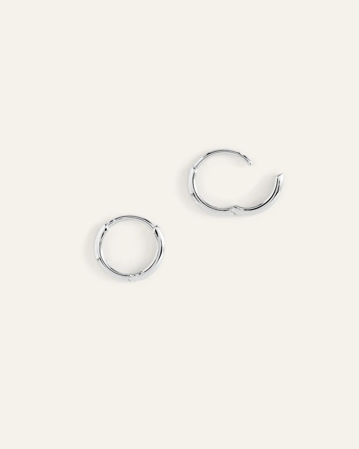 14K Gold Bold Hoops - US 4929