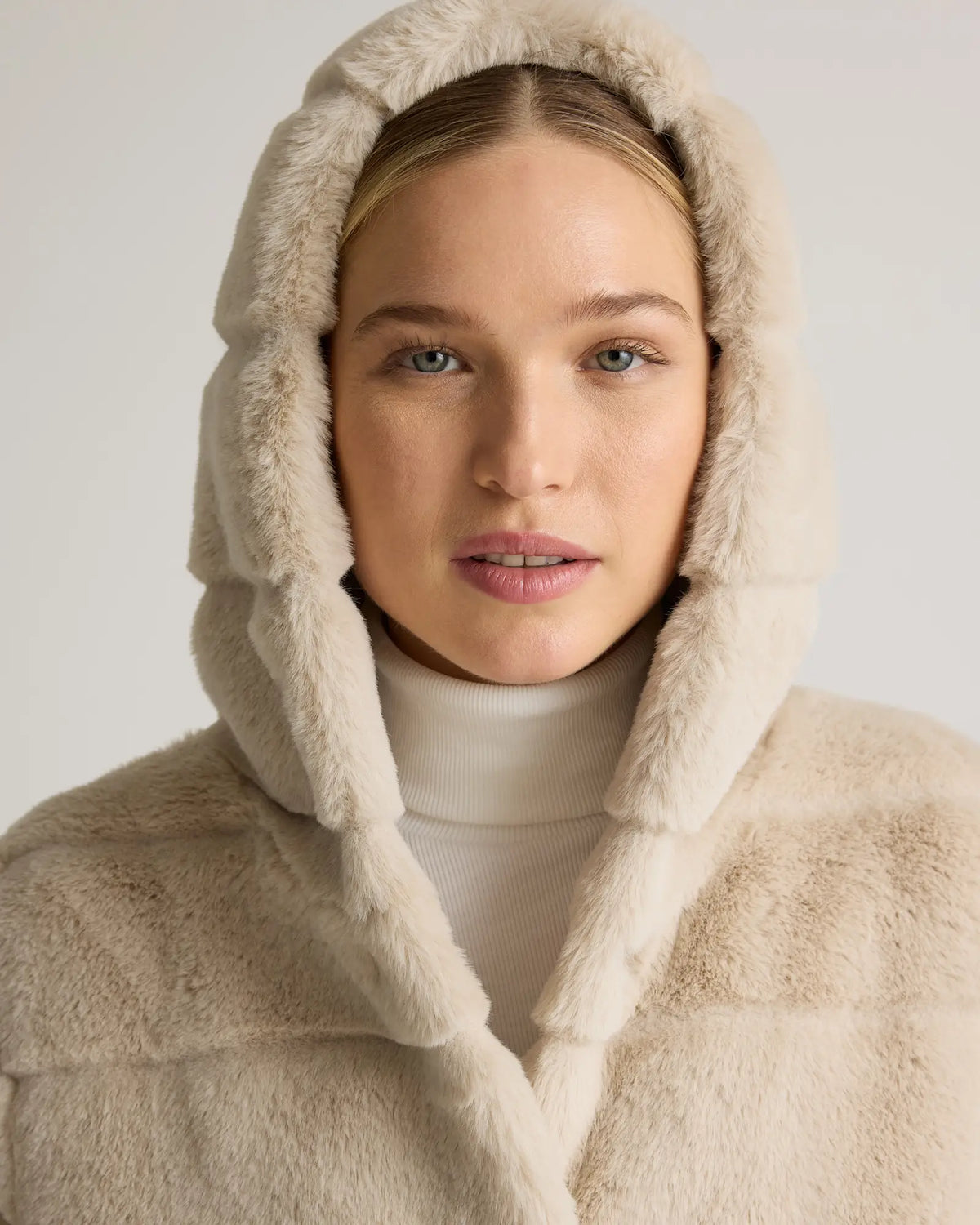 Hooded Faux Fur Jacket - US 7611
