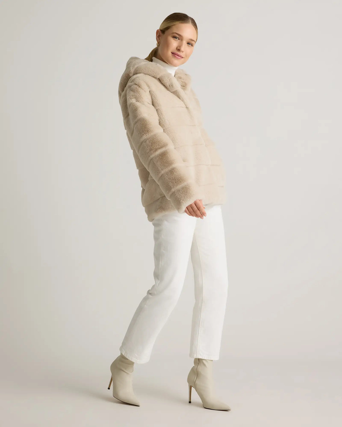 Hooded Faux Fur Jacket - US 7611