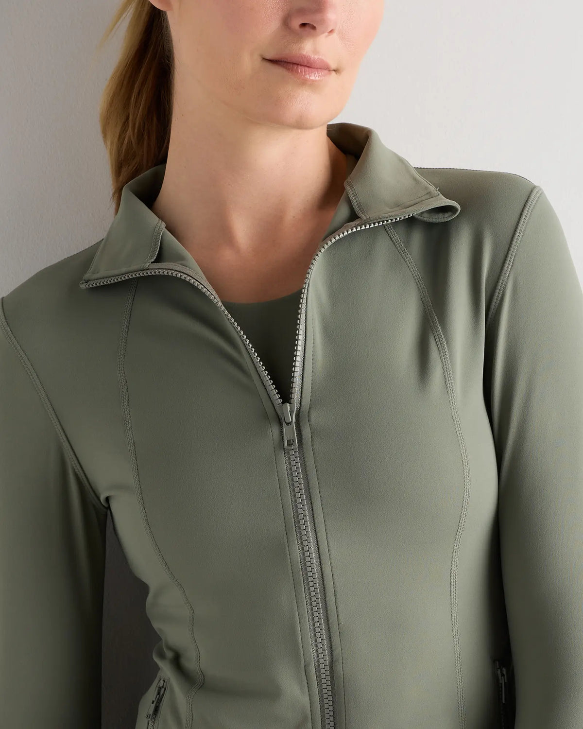 Ultra-Form Contour Jacket - US 8748