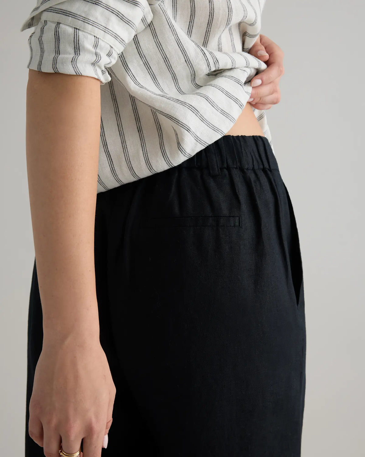 100% European Linen Pleated Trouser - US 9224