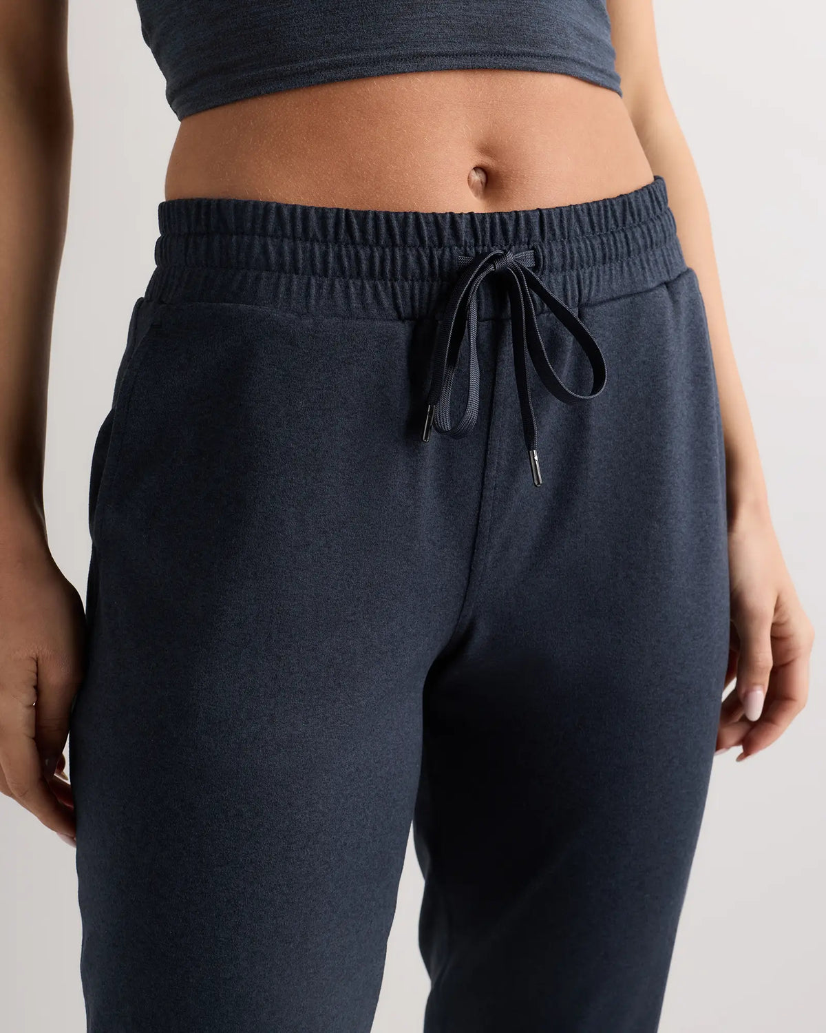 Flowknit Mid-Rise Joggers - US 8880
