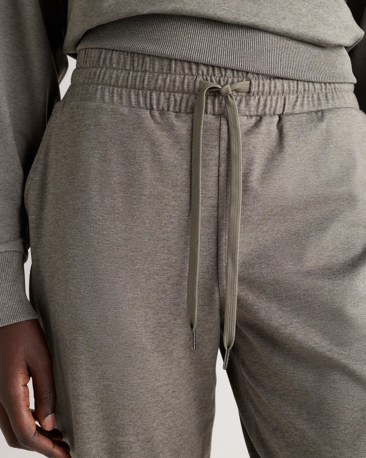 Flowknit Mid-Rise Joggers - US 2665