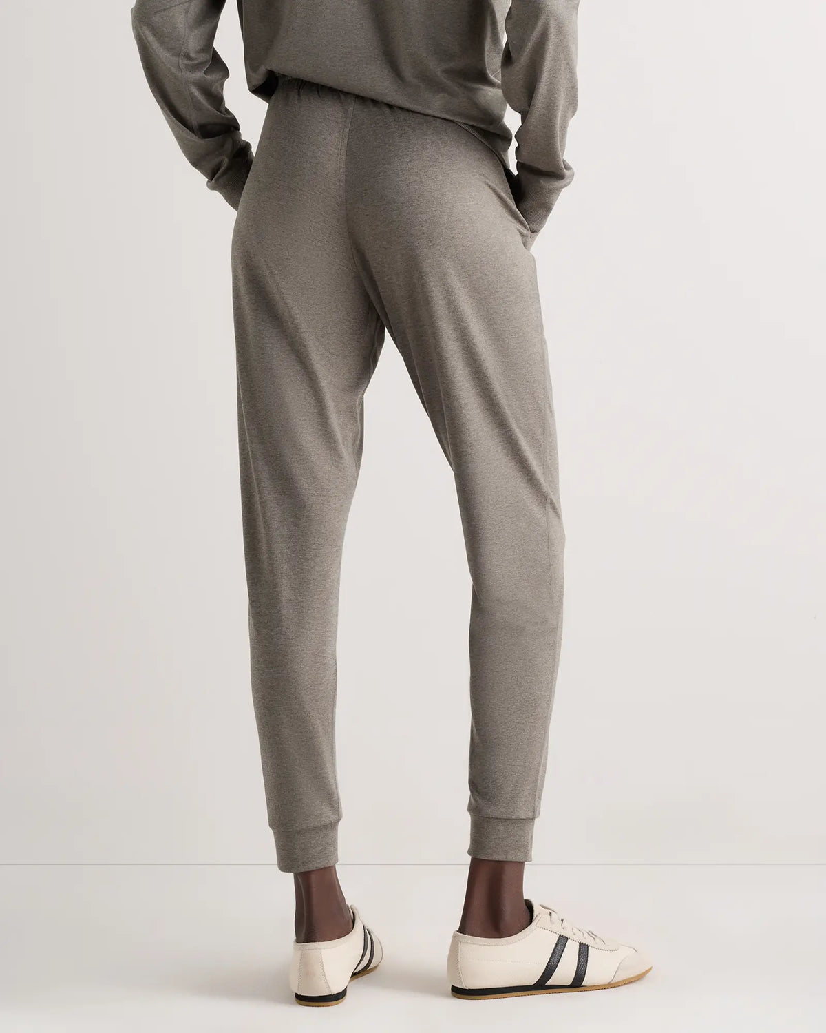 Flowknit Mid-Rise Joggers - US 2665