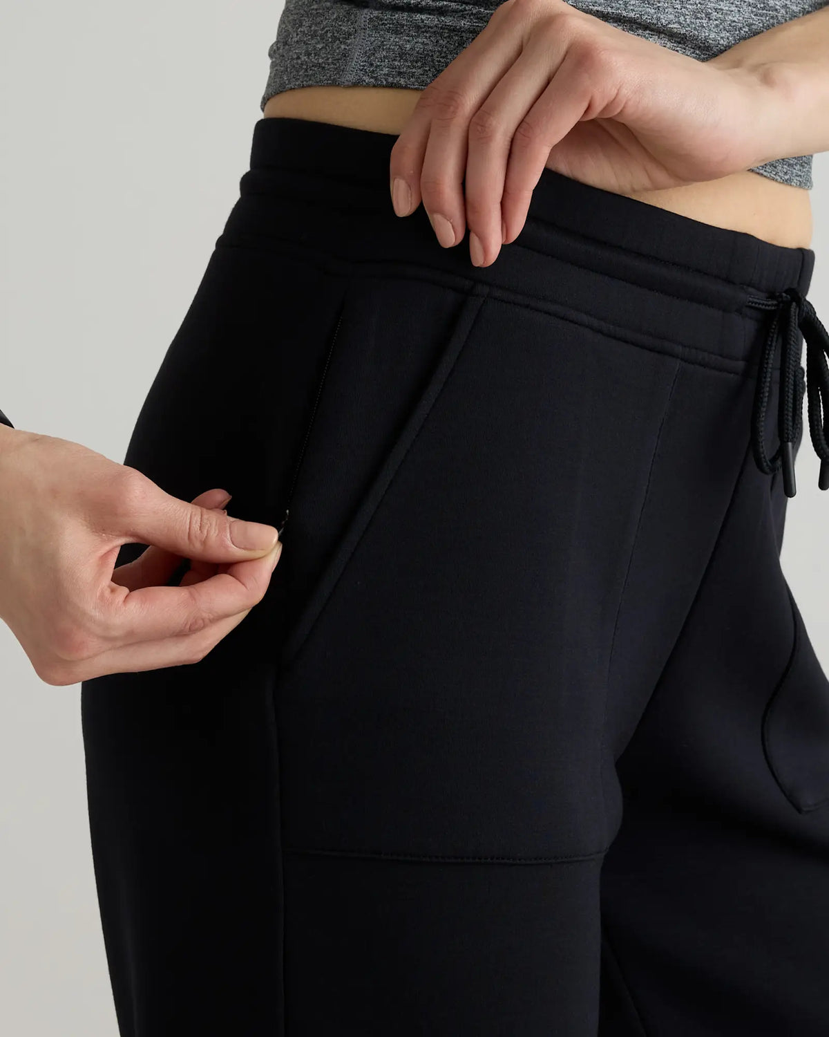 CloudComfort High-Rise Cropped Sweatpants - US 4940