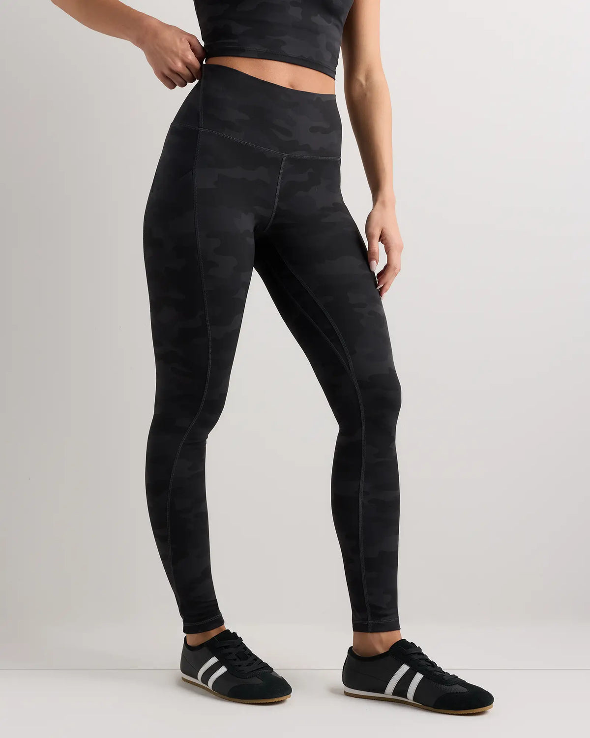 Ultra-Form High-Rise Pocket Legging - US 2071