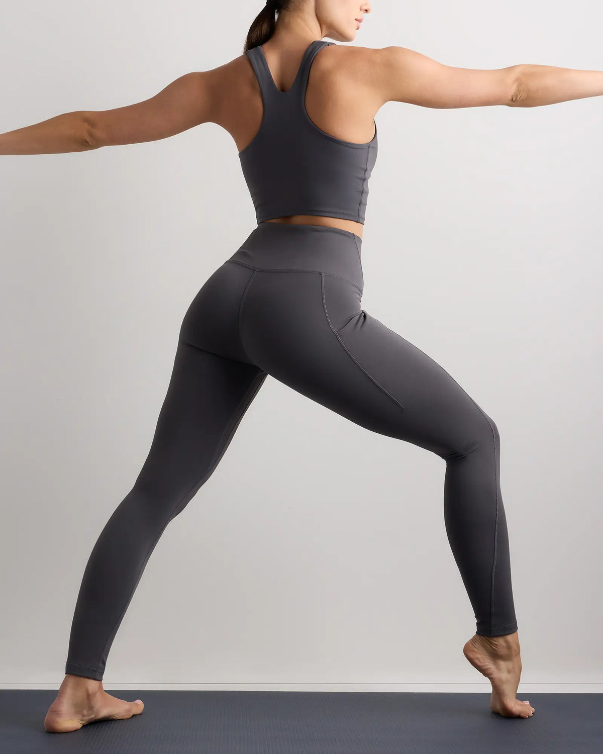 Ultra-Form High-Rise Pocket Legging - US 7152
