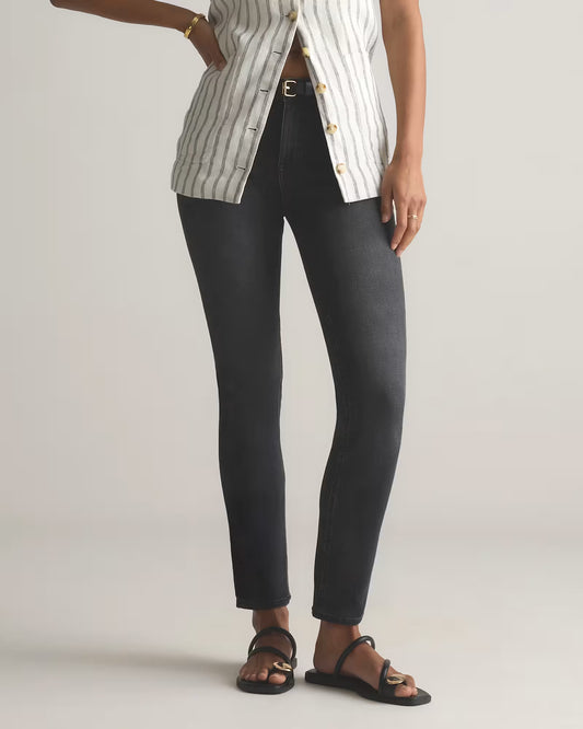 Luna Stretch Slim Straight Jeans - US 2500