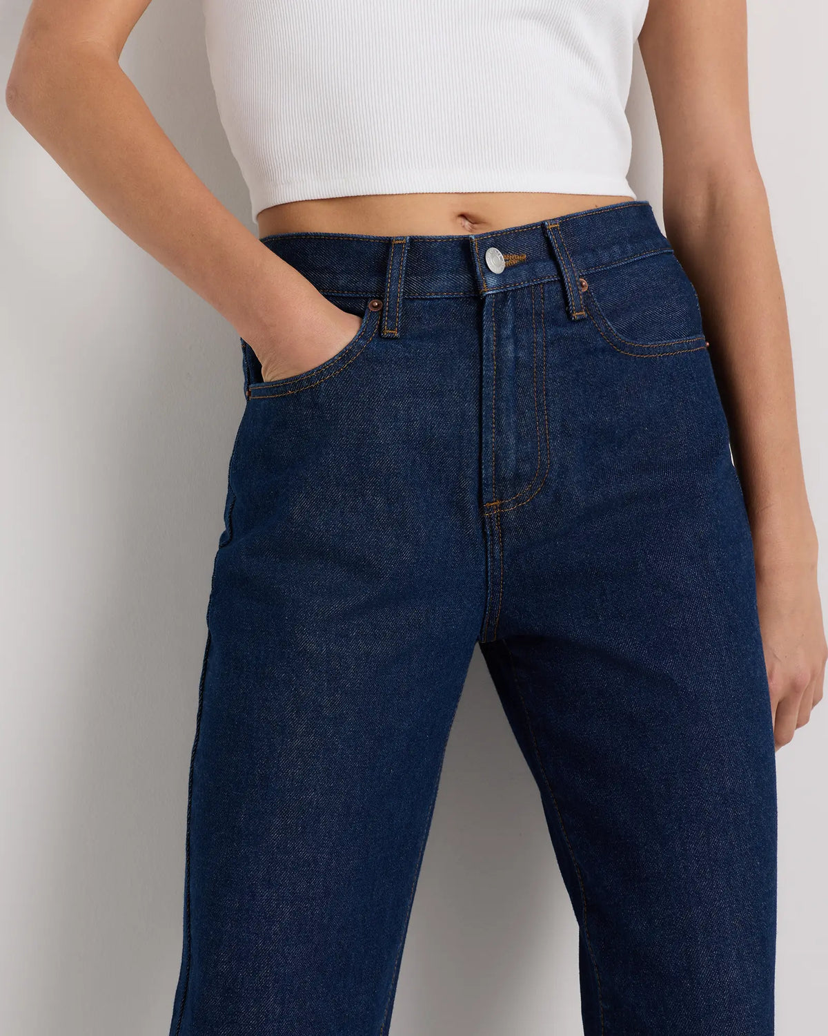 Bella Rigid Straight Jeans - US 9737