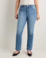 Curvy Bella Stretch Straight Jeans - US 4647