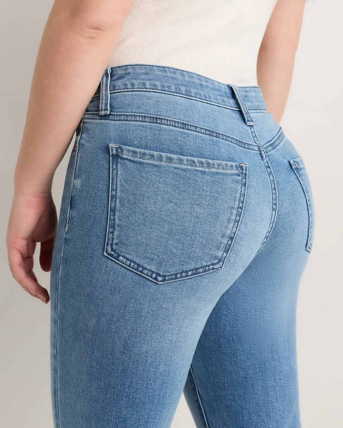 Curvy Bella Stretch Straight Jeans - US 4647