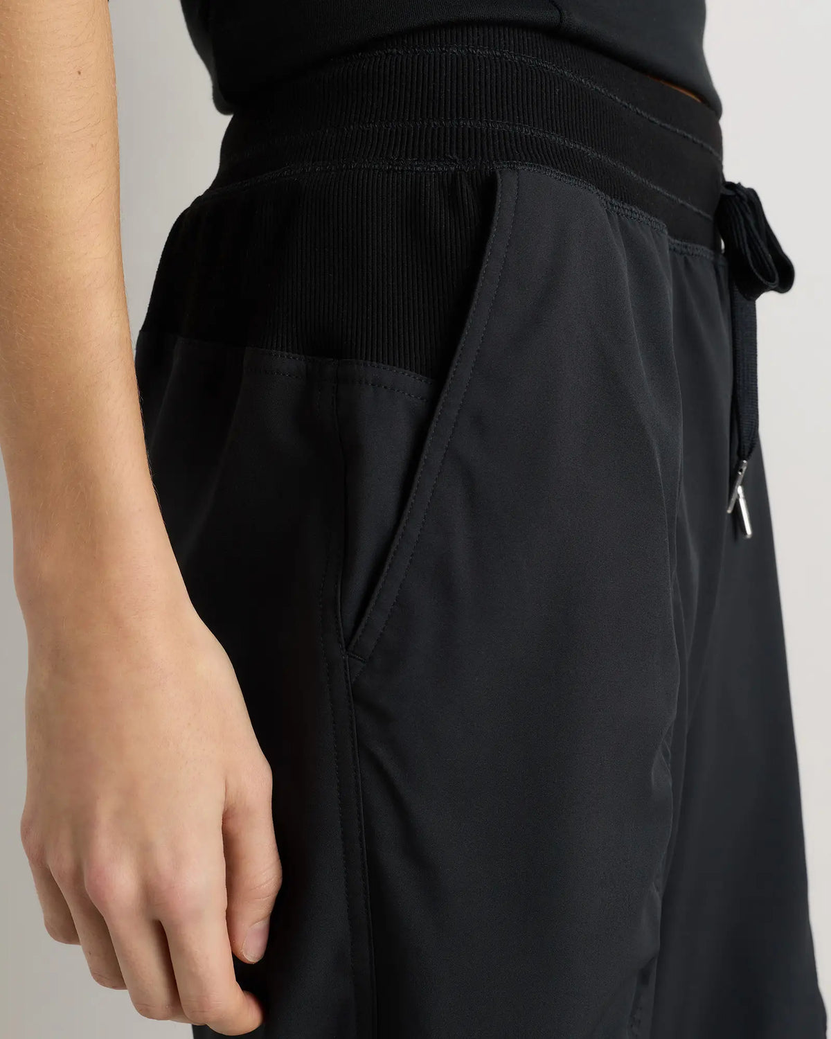 Performance Tech Mid-Rise Joggers - US 8993