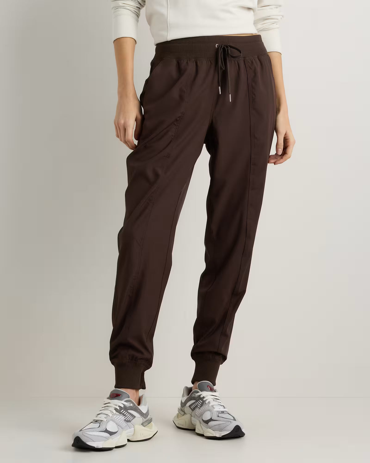 Performance Tech Mid-Rise Joggers - US 3851