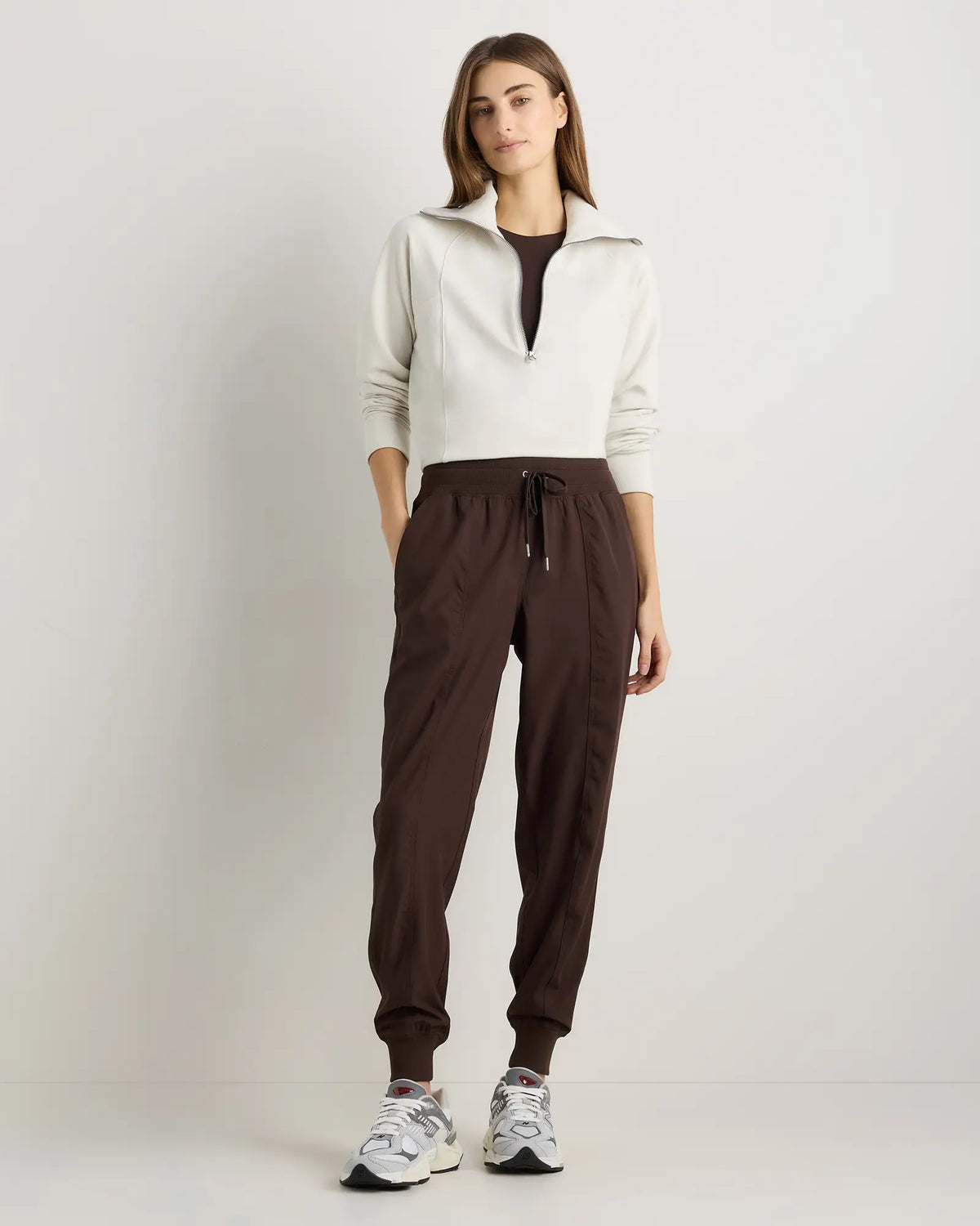 Performance Tech Mid-Rise Joggers - US 3851