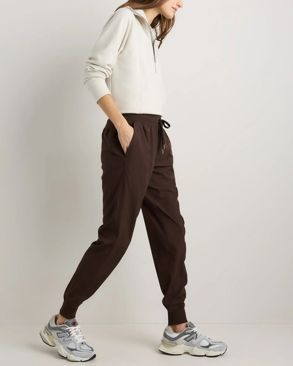 Performance Tech Mid-Rise Joggers - US 3851