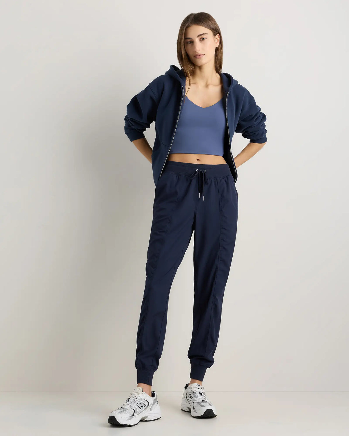 Performance Tech Mid-Rise Joggers - US 7029