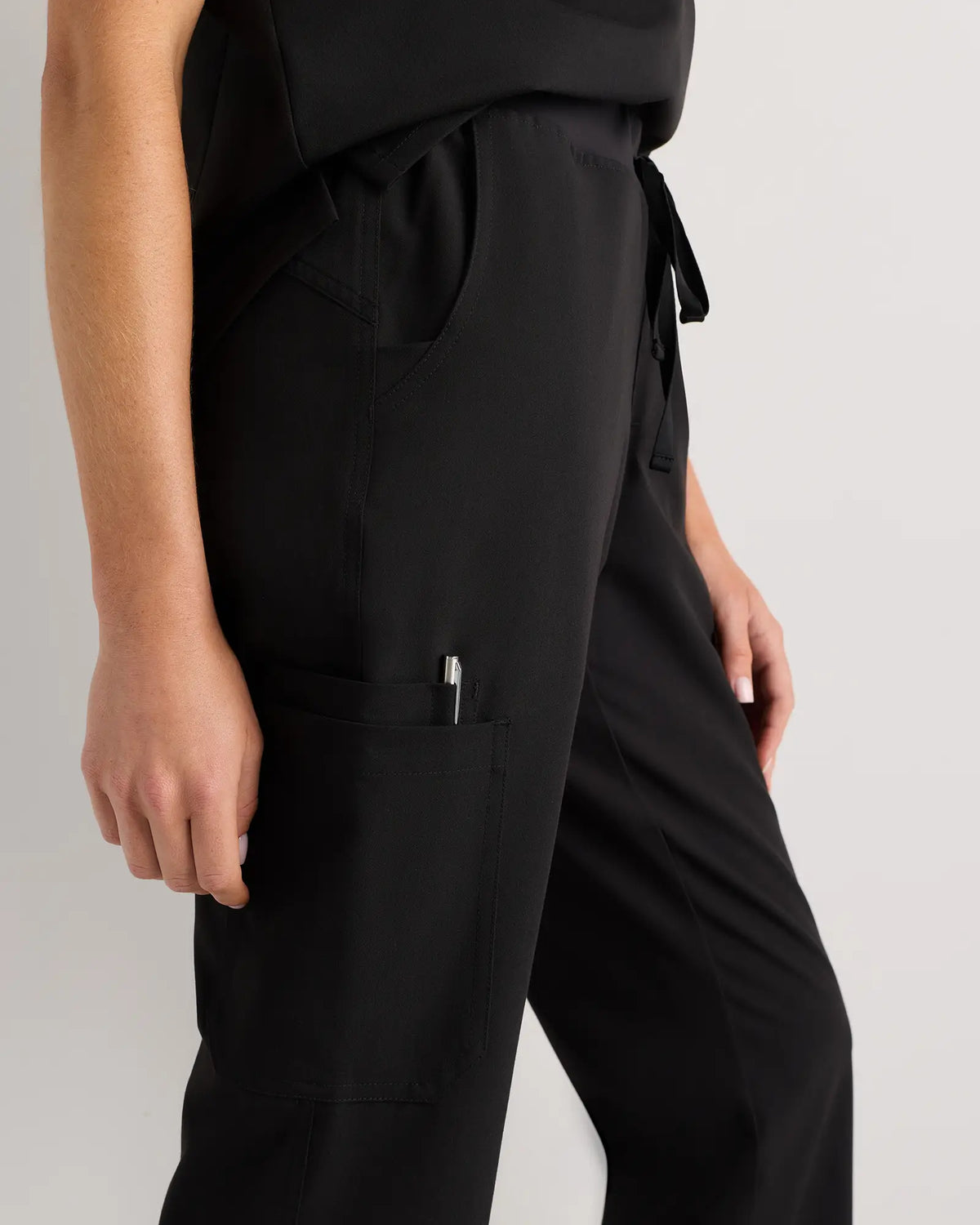 AeraFlex Scrub Cargo Pants - US 6133