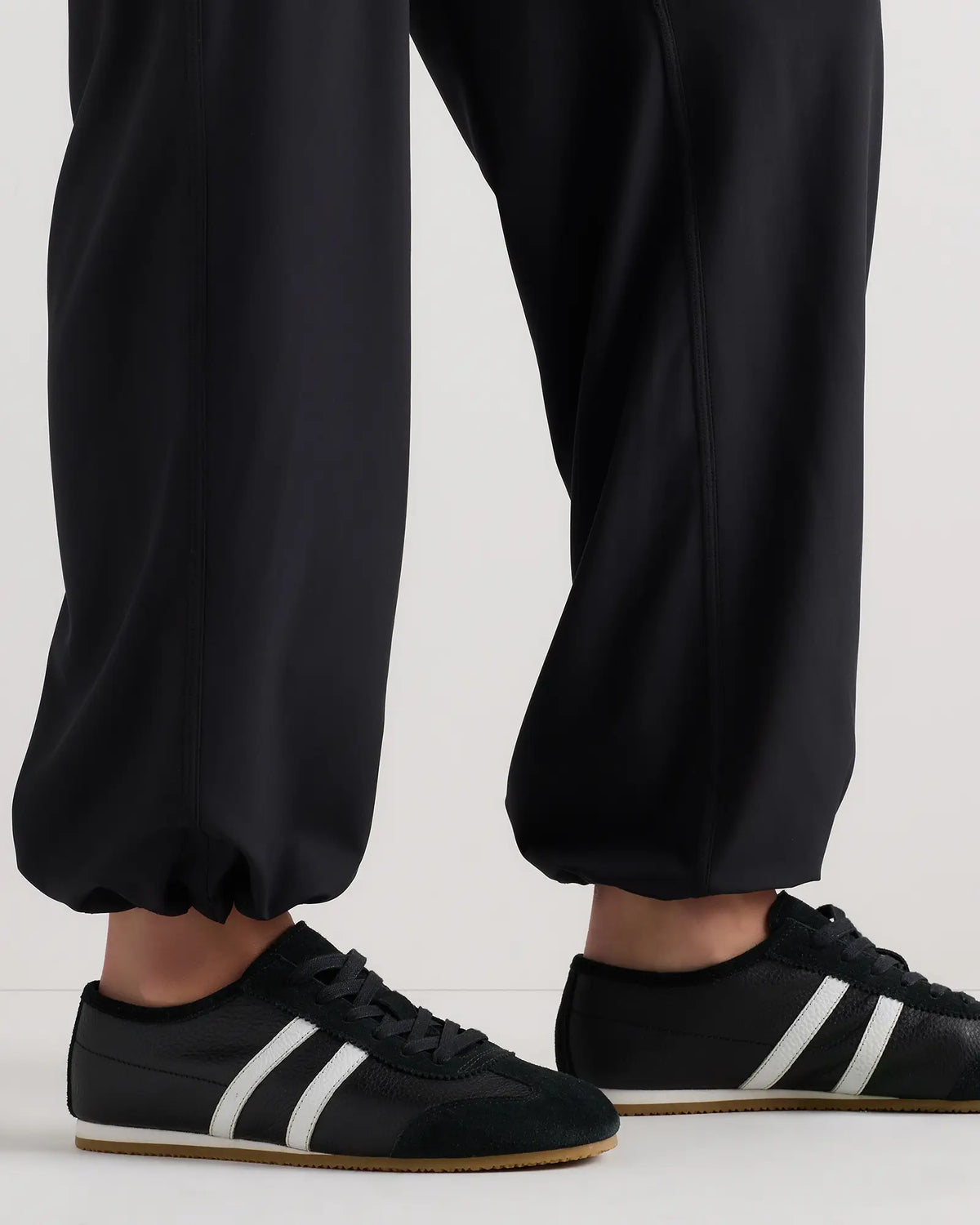 Performance Tech Cargo Mid-Rise Pants - US 0131