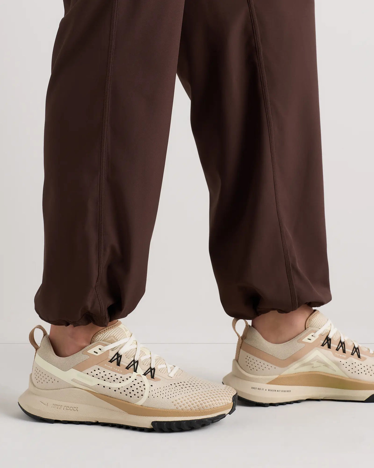 Performance Tech Cargo Mid-Rise Pants - US 9477