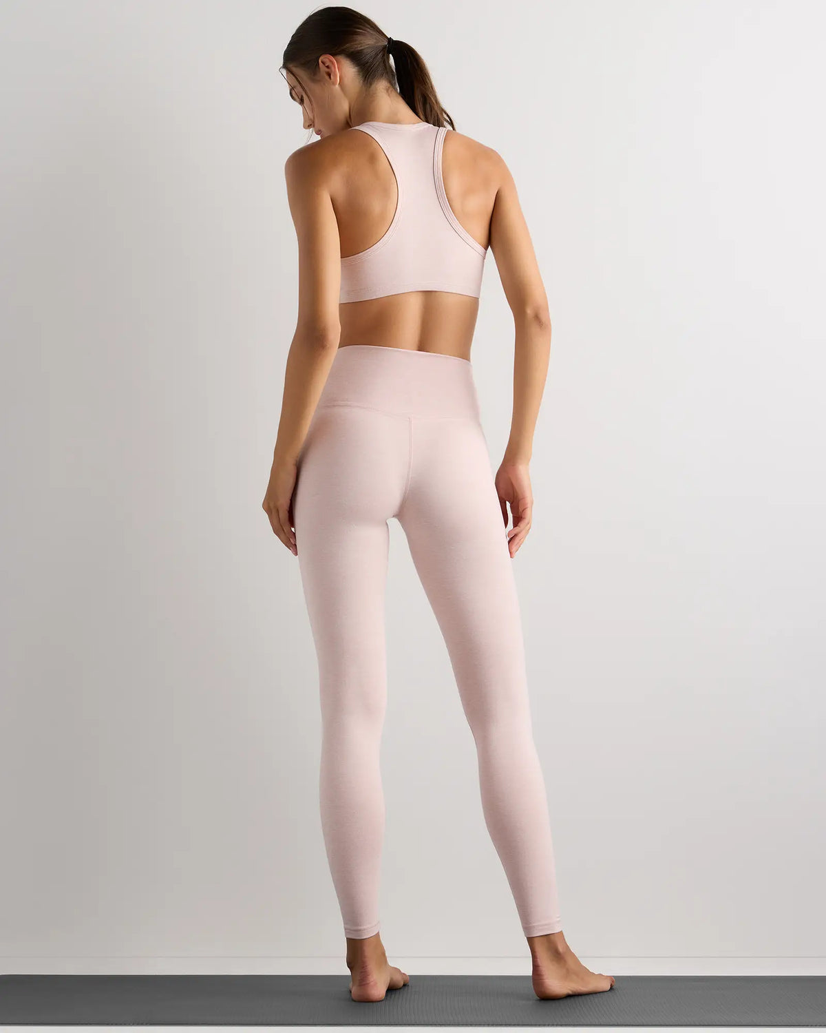 Ultra-Soft High-Rise Legging - US 6663