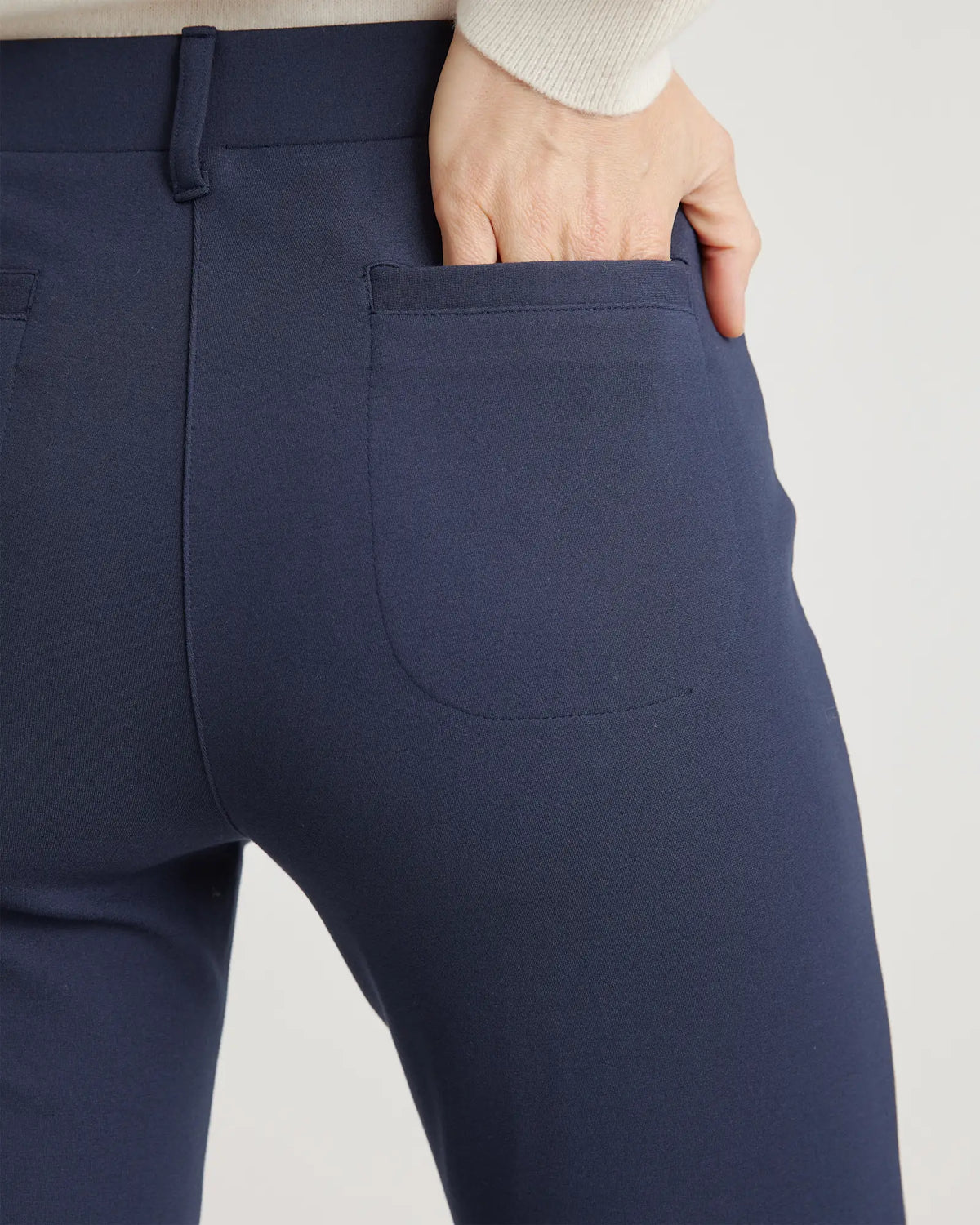 Ultra-Stretch Ponte Straight Leg 4-Pocket Pants - US 4255