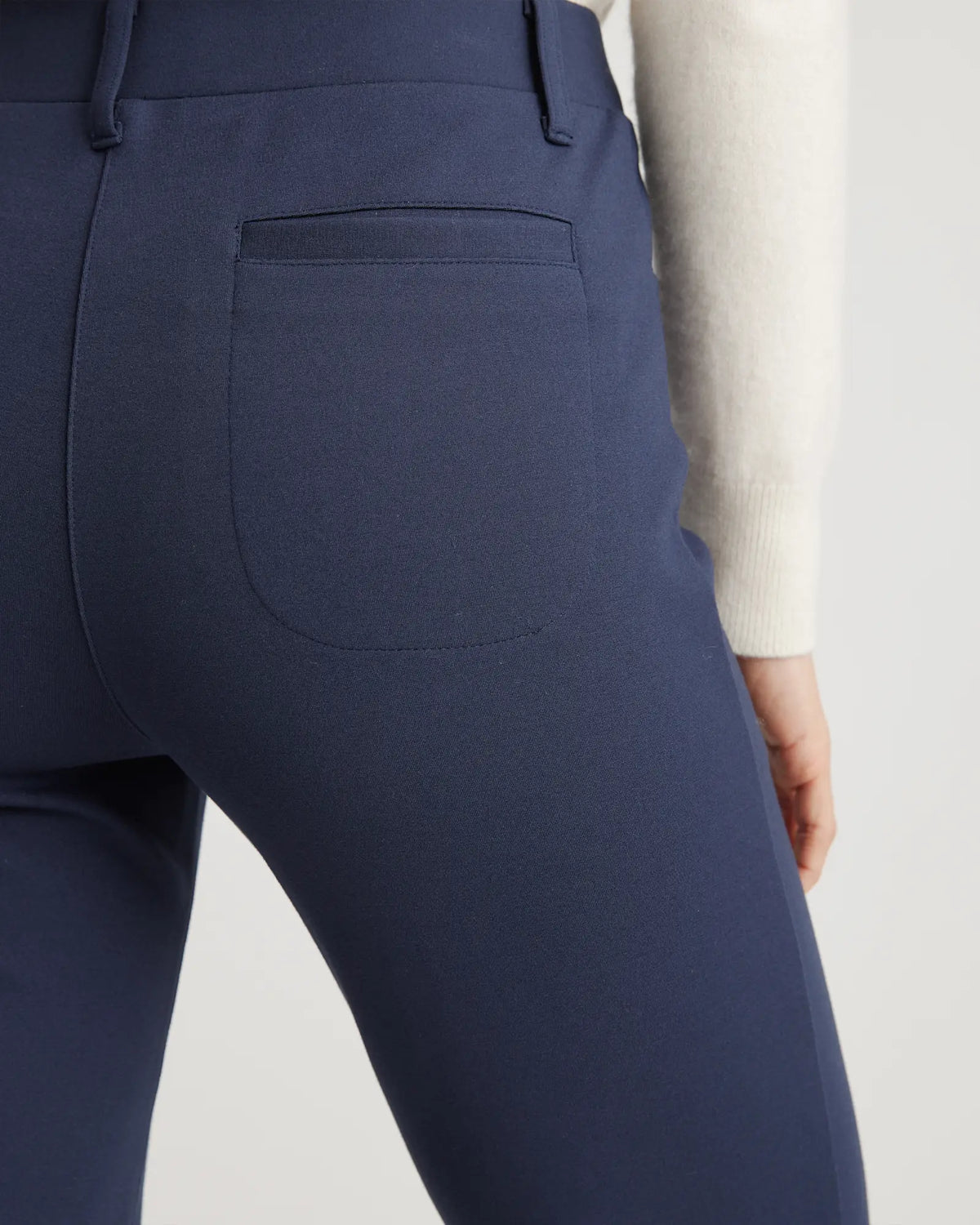 Ultra-Stretch Ponte Straight Leg 4-Pocket Pants - US 7445