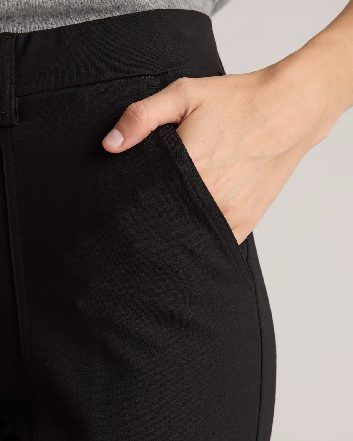 Ultra-Stretch Ponte Tapered Cargo Pants - US 1433