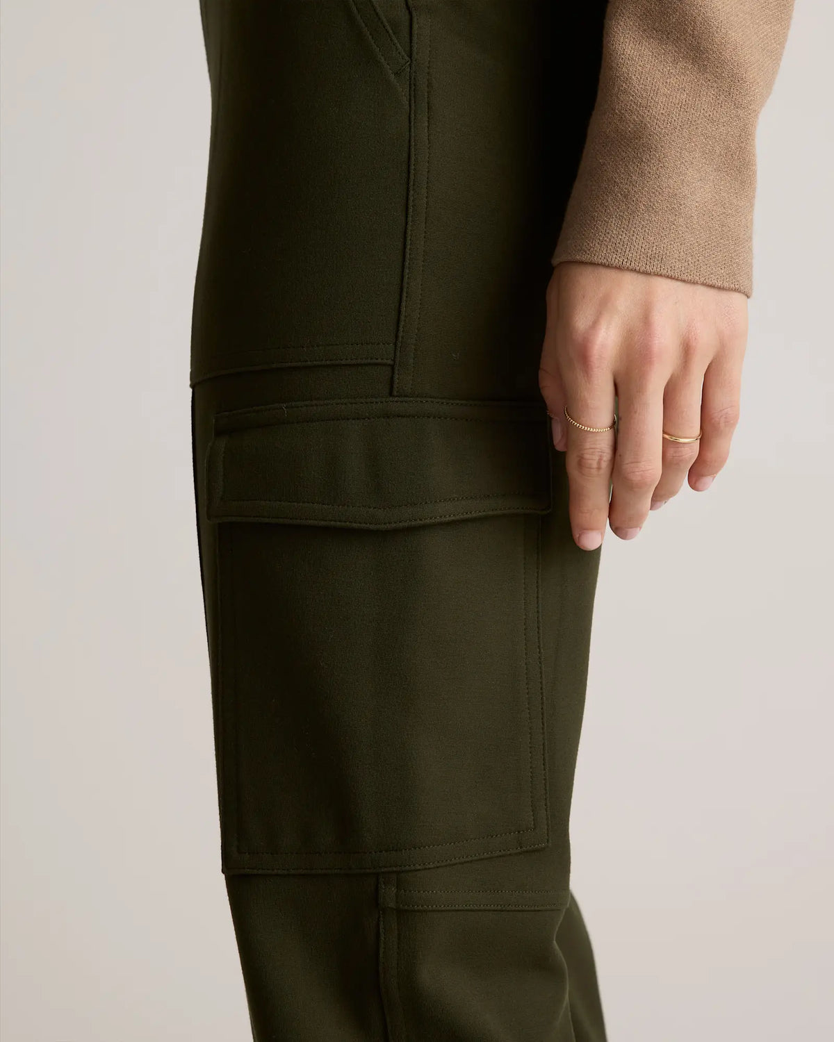 Ultra-Stretch Ponte Tapered Cargo Pants - US 0140