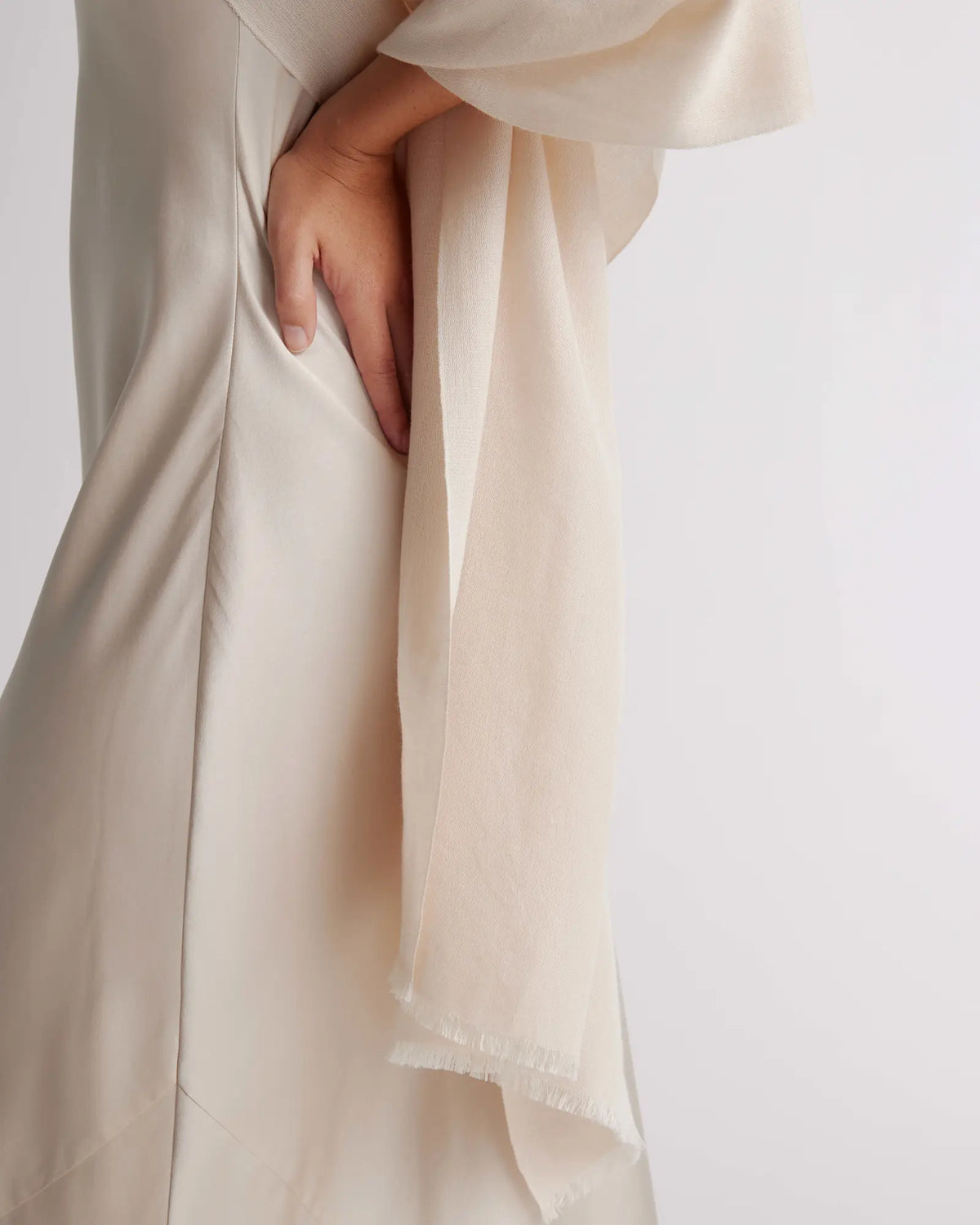 Featherweight Cashmere Silk Frayed Edge Scarf - US 9309