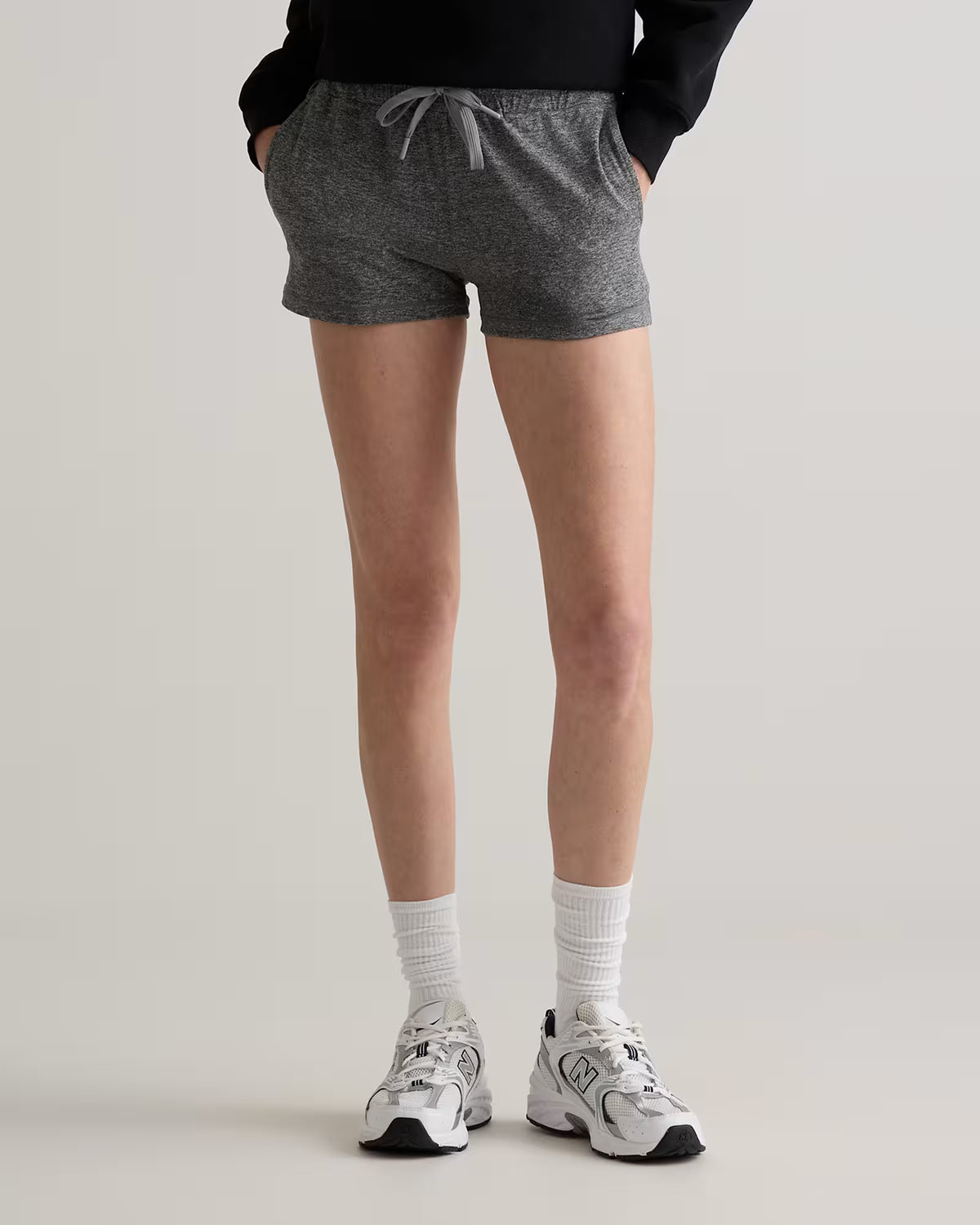 Flowknit Mid-Rise Shorts - US 6360