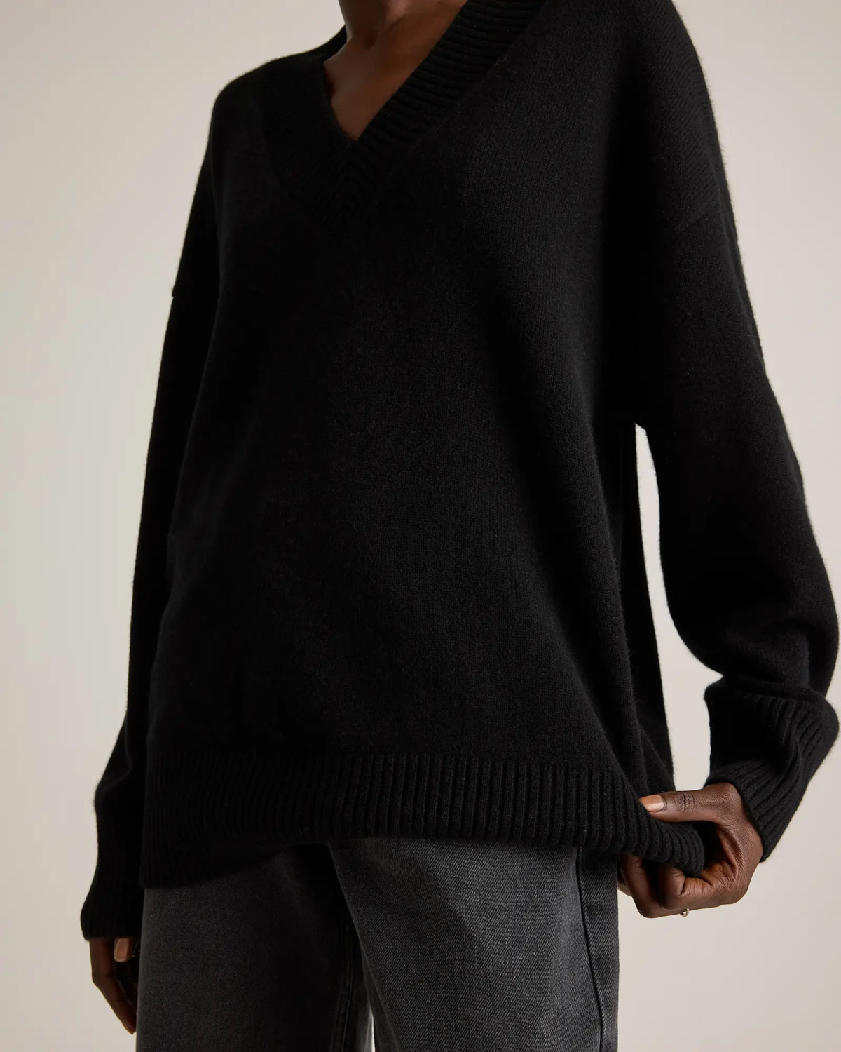 Mongolian Cashmere Oversized V-Neck Sweater - US 3212