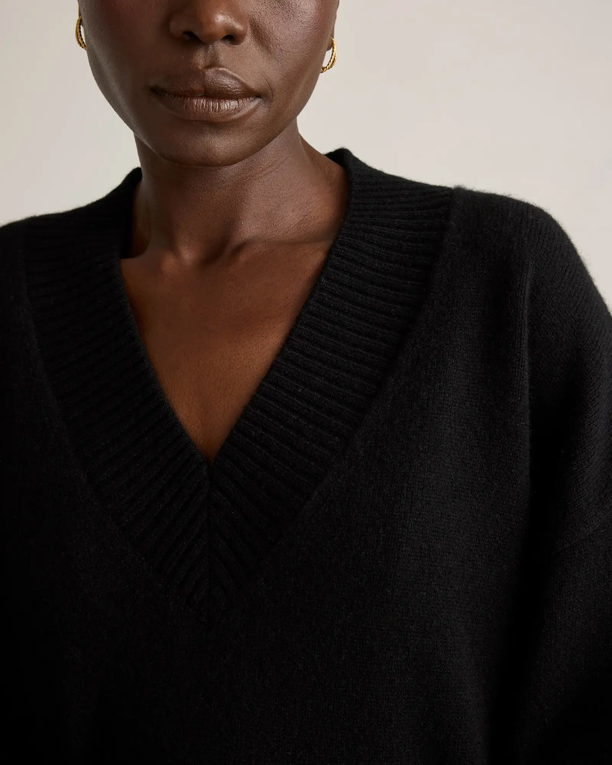 Mongolian Cashmere Oversized V-Neck Sweater - US 3212