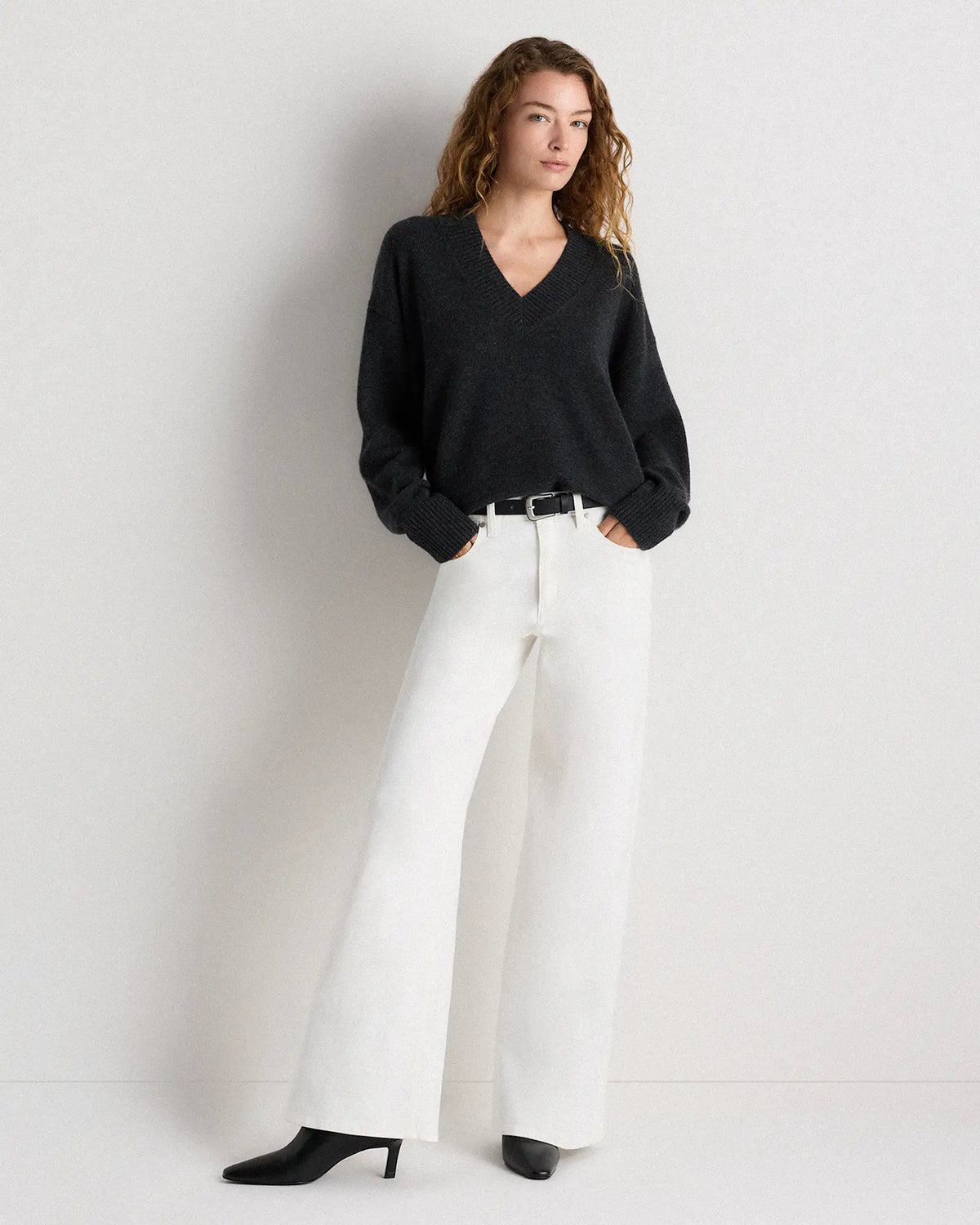 Mongolian Cashmere Oversized V-Neck Sweater - US 3426