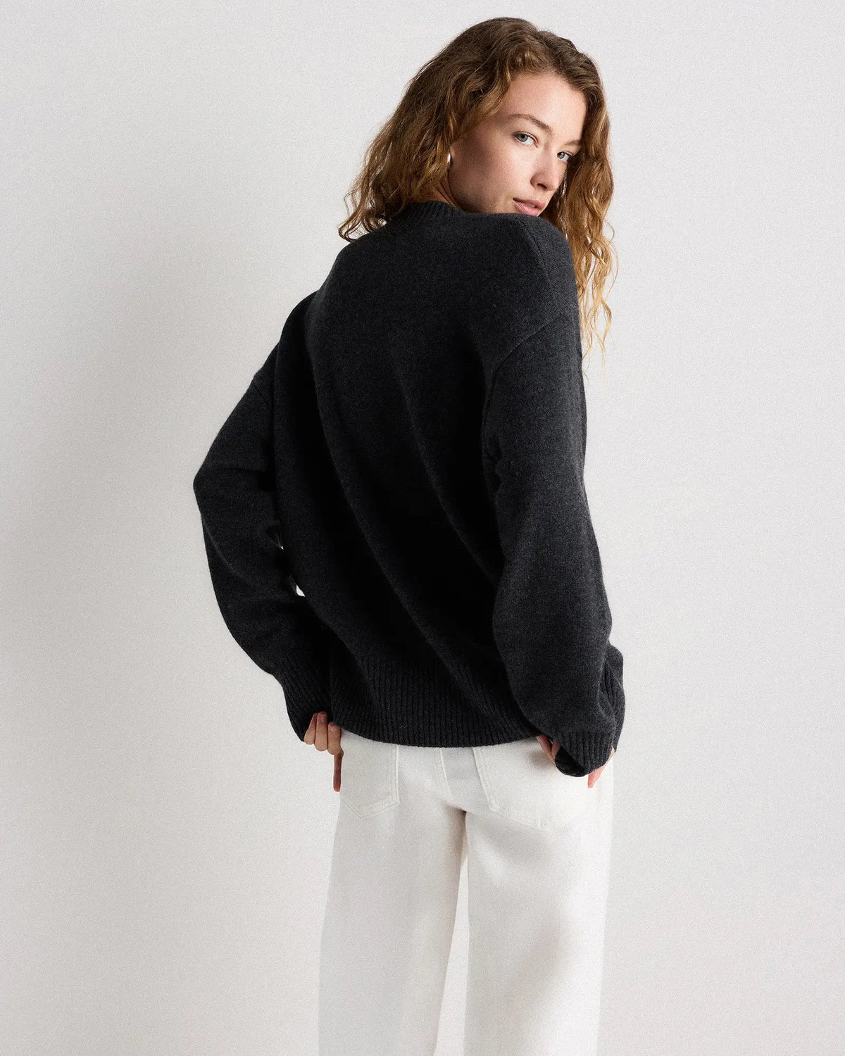 Mongolian Cashmere Oversized V-Neck Sweater - US 3426