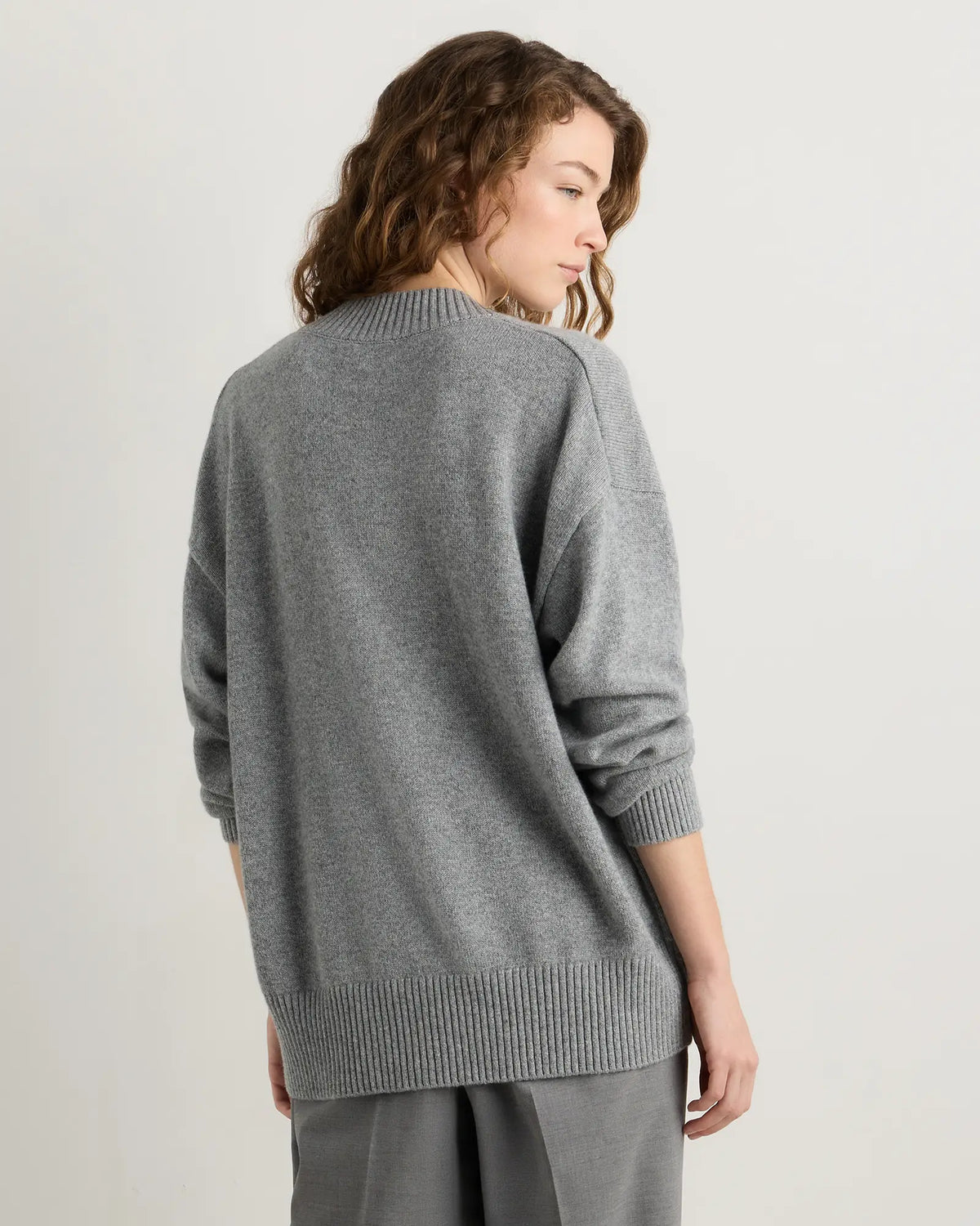 Mongolian Cashmere Oversized V-Neck Sweater - US 0062