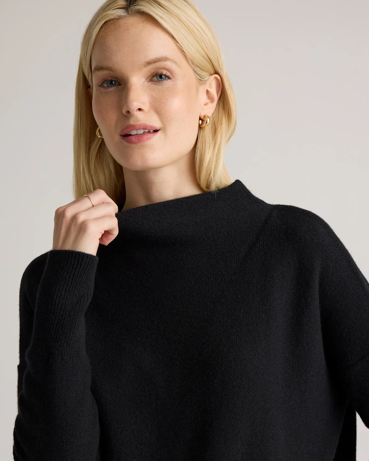 Mongolian Cashmere Funnel Neck Sweater - US 7937