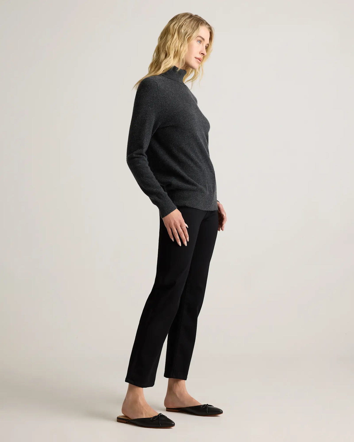 Mongolian Cashmere Turtleneck Sweater - US 6488