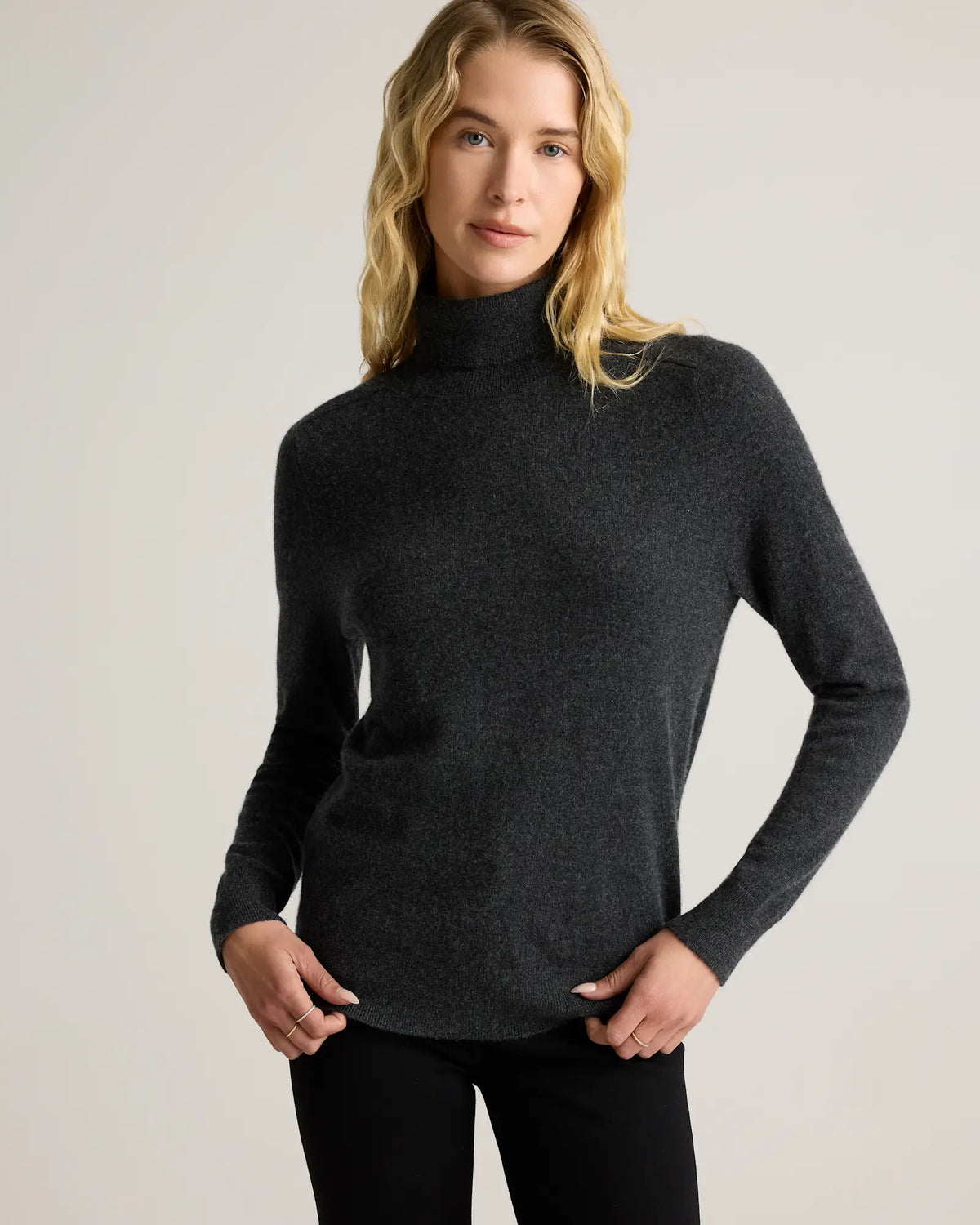 Mongolian Cashmere Turtleneck Sweater - US 6488