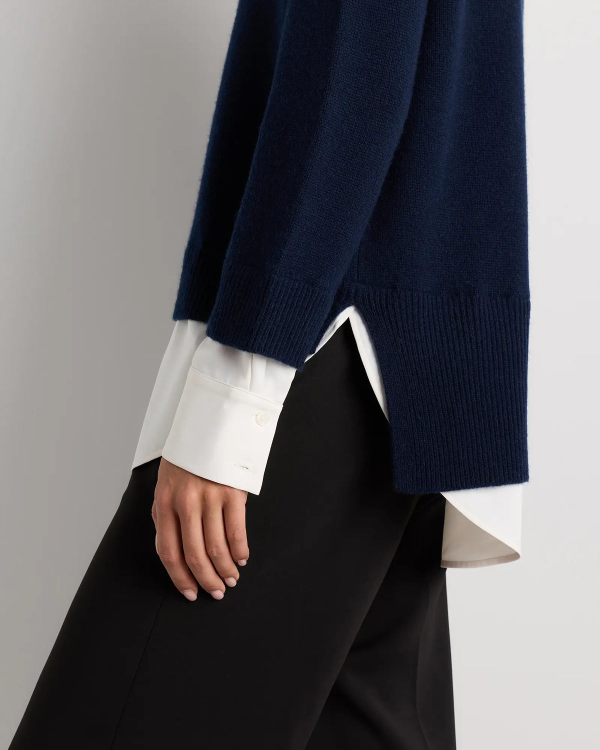 100% Mongolian Cashmere Layered V-Neck Sweater - US 9694