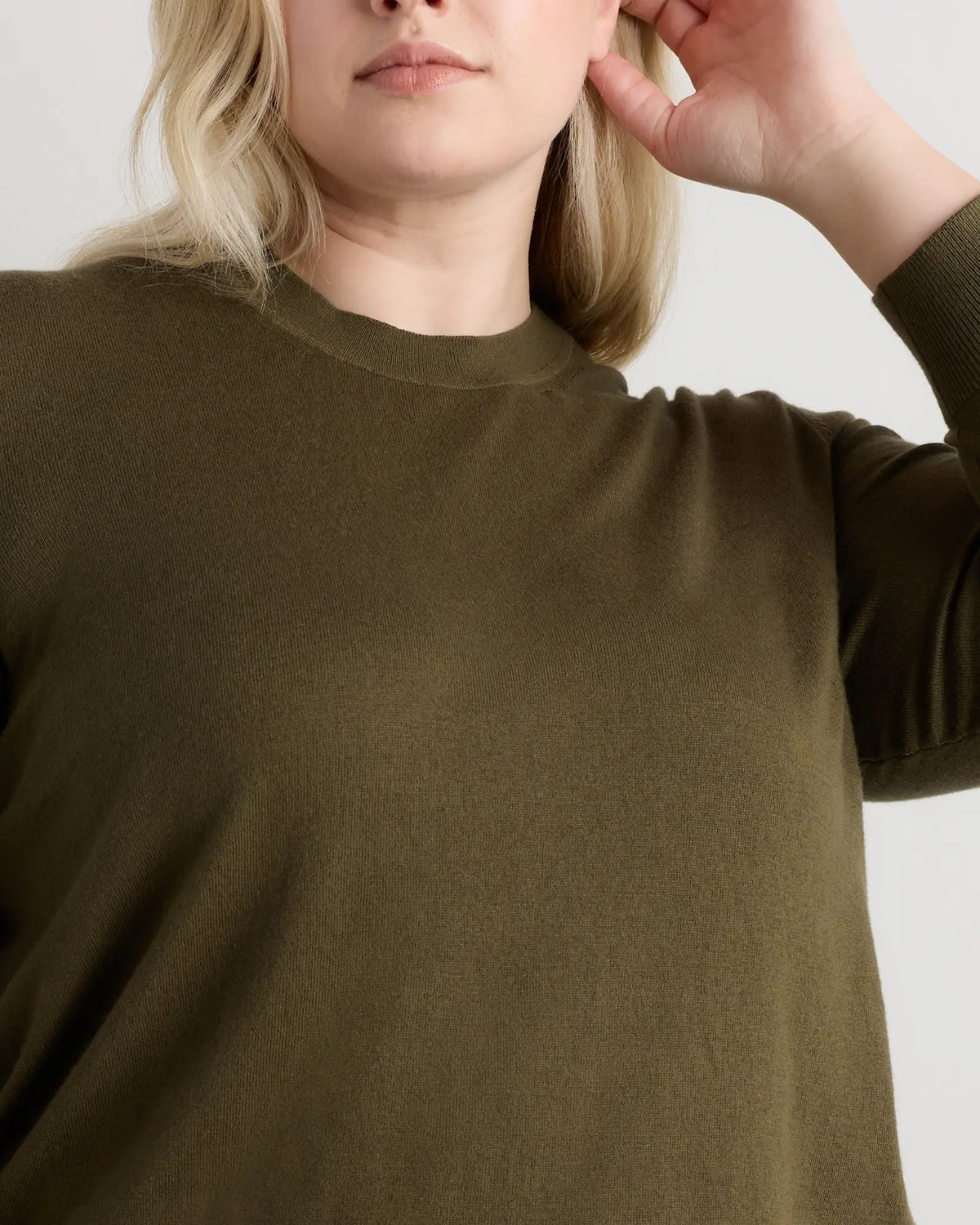 Lightweight Cotton Cashmere Crew Sweater - US 3541