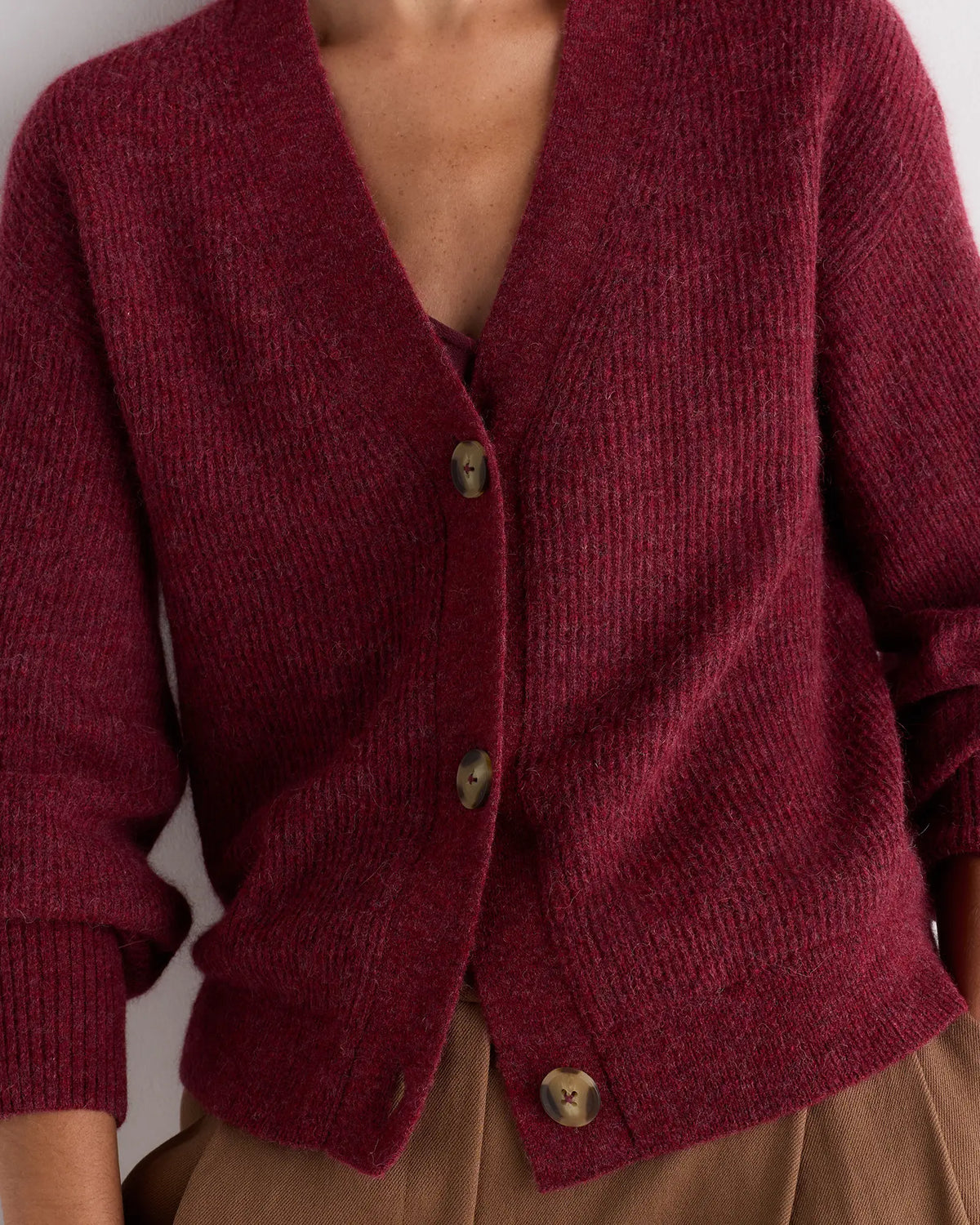 Lightweight Baby Alpaca Cropped V-Neck Cardigan - US 9106