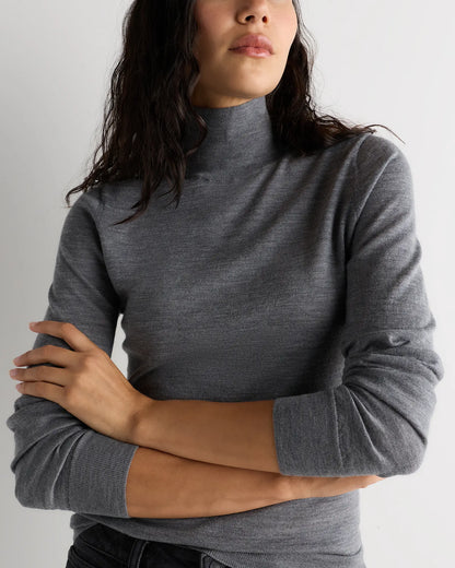 Ultra-Fine Merino Wool Turtleneck Sweater - US 0726