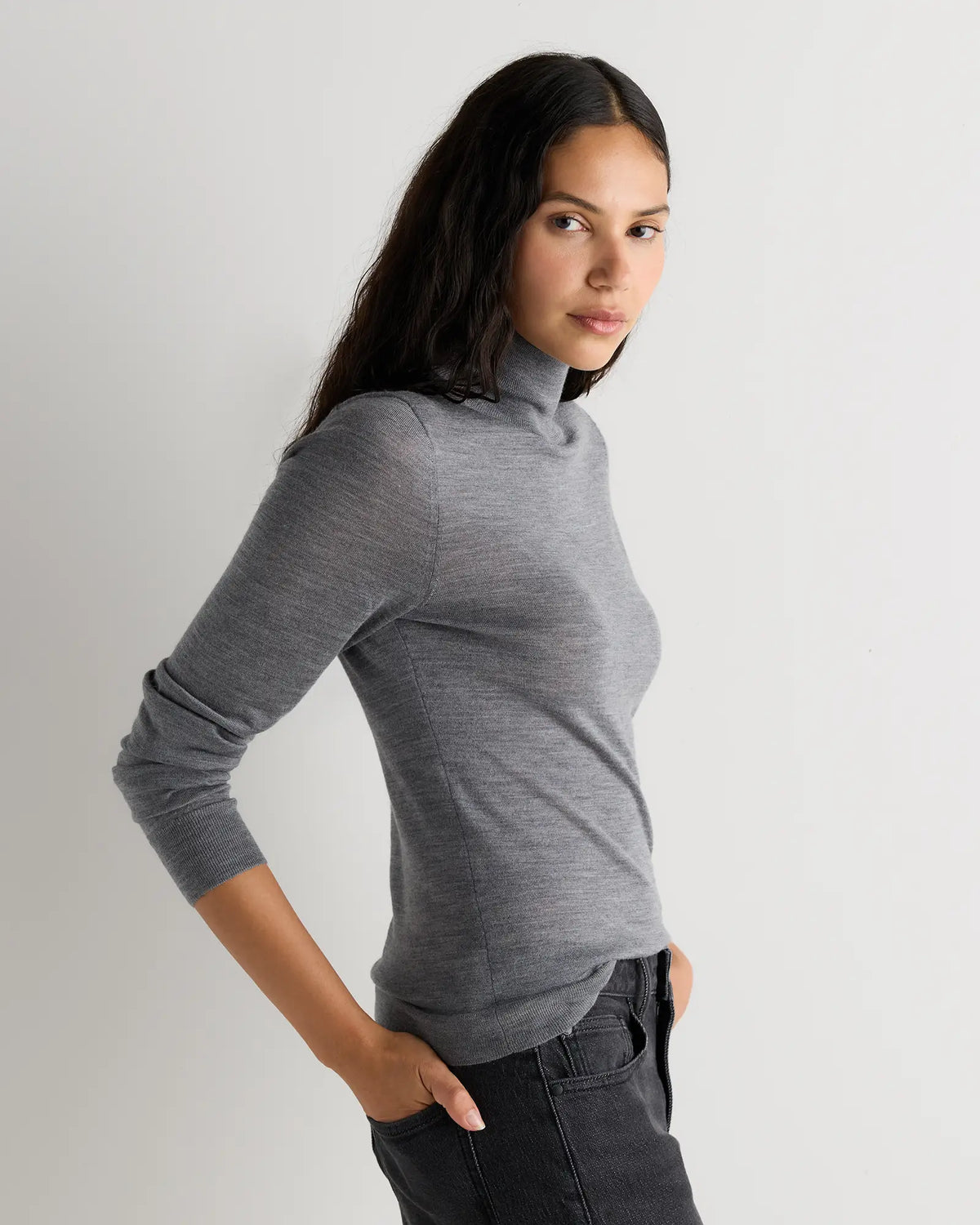 Ultra-Fine Merino Wool Turtleneck Sweater - US 0726