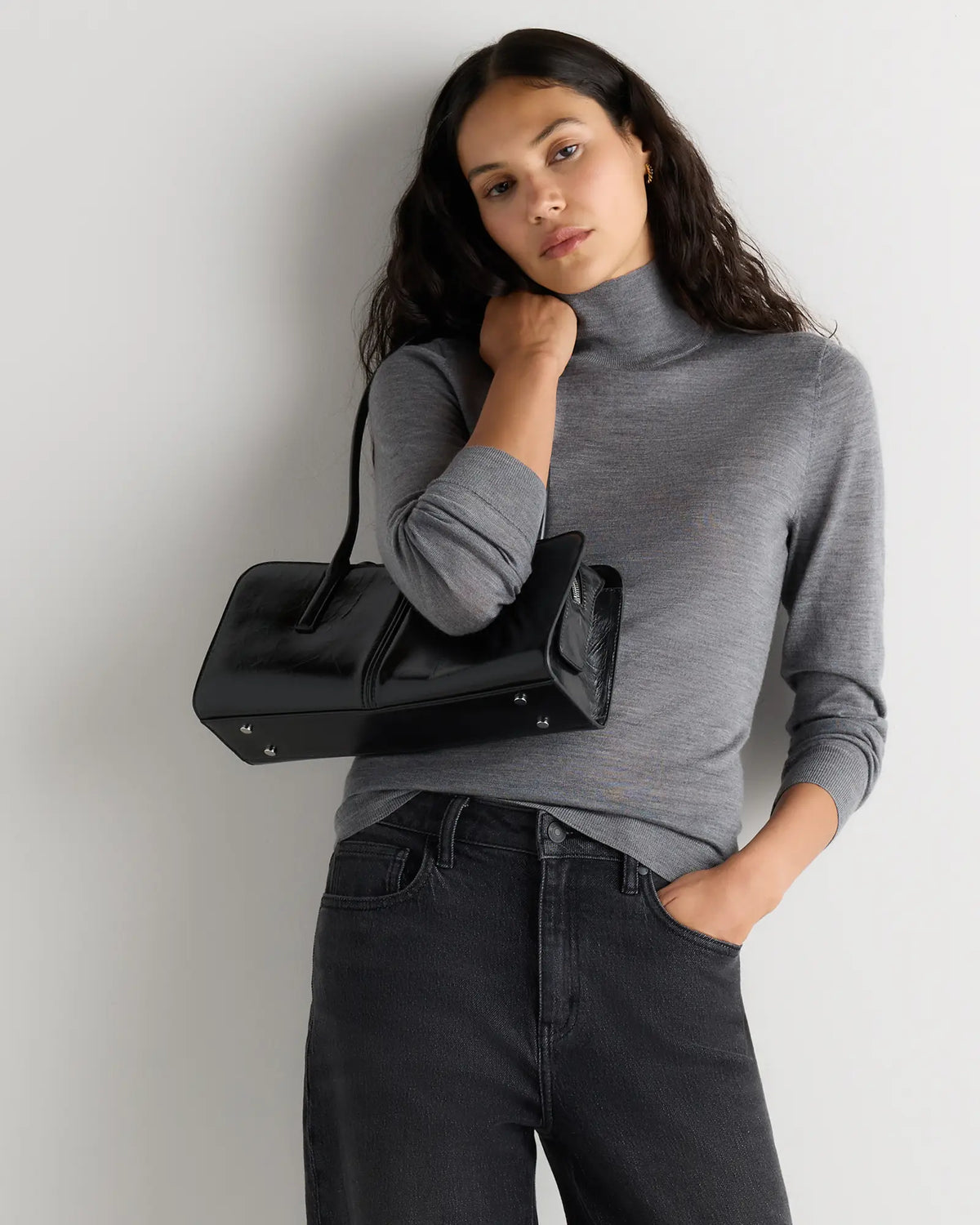 Ultra-Fine Merino Wool Turtleneck Sweater - US 0726