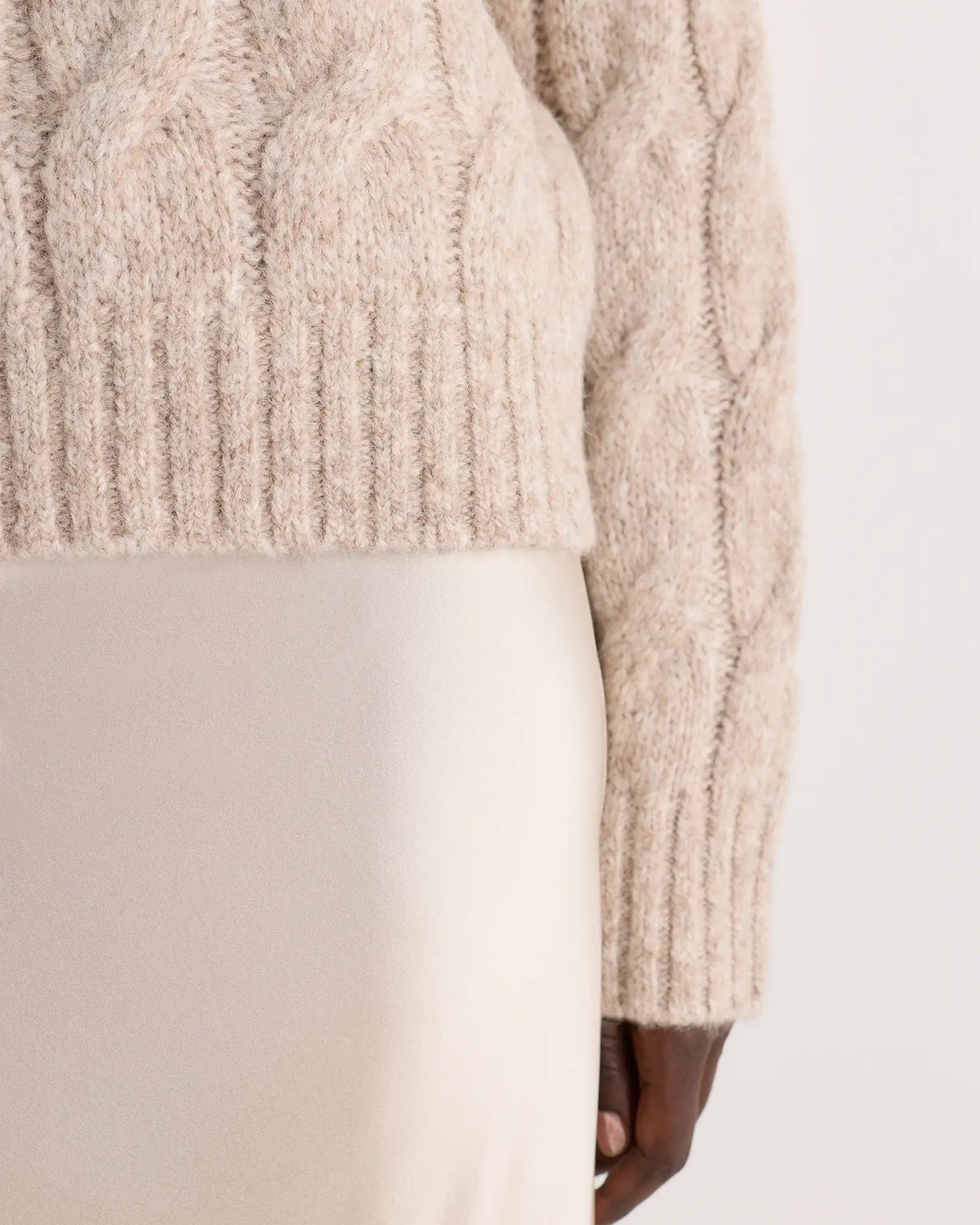 Lofty Baby Alpaca Relaxed Cropped Cable Crewneck - US 3816