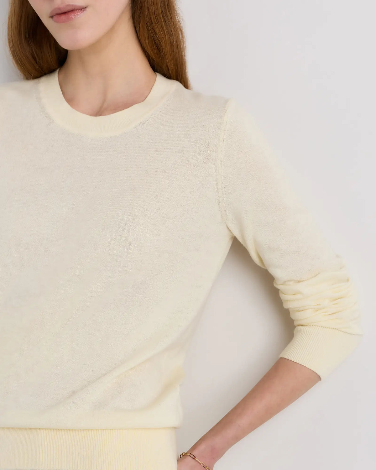 Lightweight Cotton Cashmere Crew Sweater - US 4190