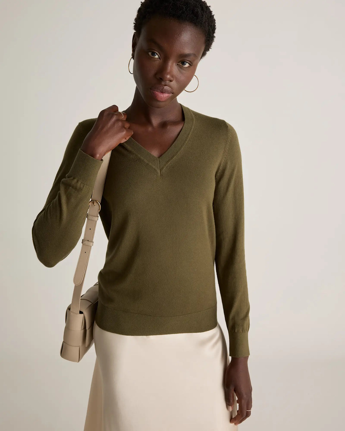 Lightweight Cotton Cashmere V-Neck Sweater - US 4009
