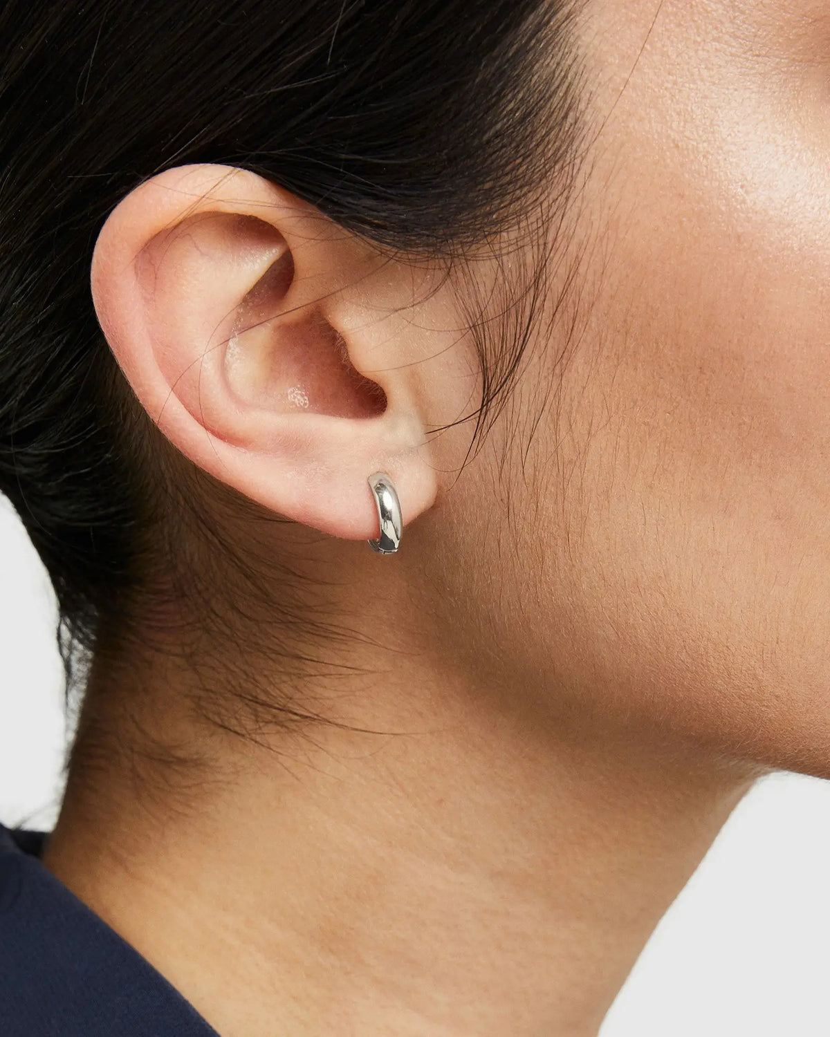 14K Gold Bold Hoops - US 4929